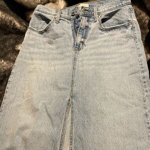 Universal thread denim skirt